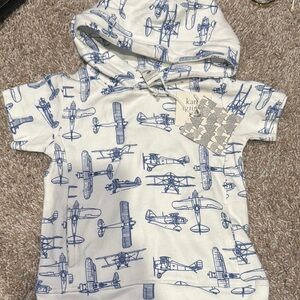 NWT Kate Quinn short sleeve essential pocket skinny hoodie - airplane